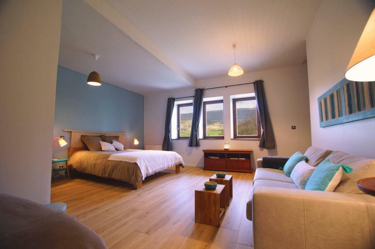 Bed and Breakfast Terres De La Grange Cuisiat Exterior foto
